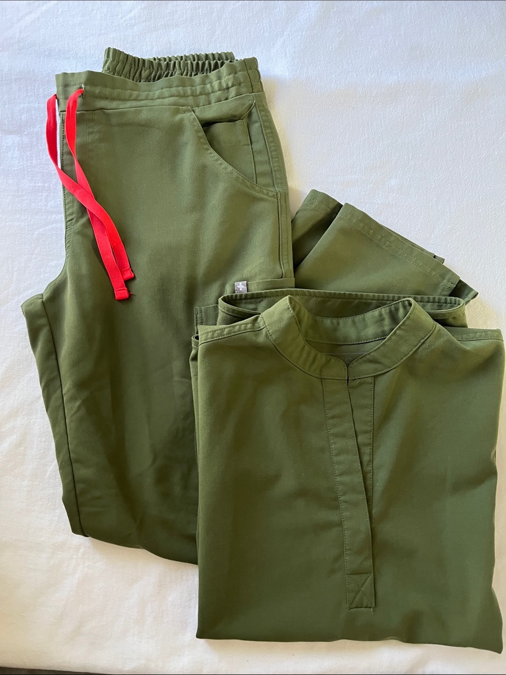 FIGS Scrub Set Dark Olive XS